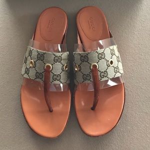 Gucci flat women’s sandals